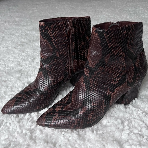 Steve Madden Snakeskin Zipper Booties - Size 7.5 GREAT Condition - Picture 3 of 9